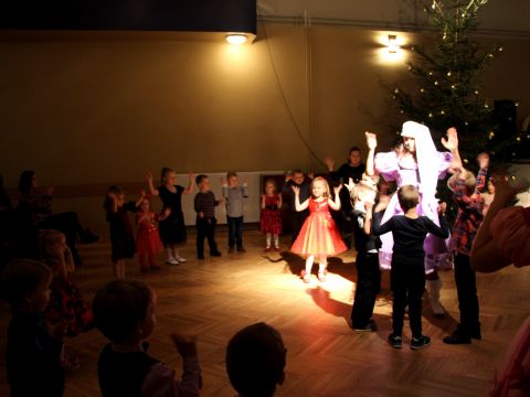 Pirmsskolas vecuma bērnu eglīte, 16. decembris, Stalbes tautas nams