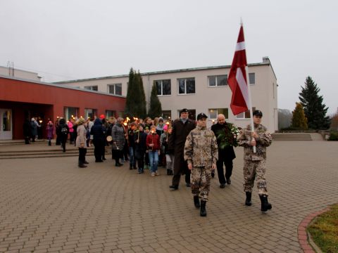 Lāčplēša dienas lāpu gājiens, 9. novembris, Stalbe