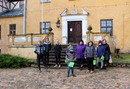 Skolēni ēnu dienā iepazīst pašvaldības speciālistu darbu