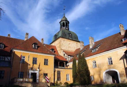 Meklējot labāko risinājumu Lielstraupes pils glābšanai