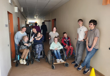 Norvēģu studenti viesojas Raiskumā – kopā mācoties saprast un atbalstīt