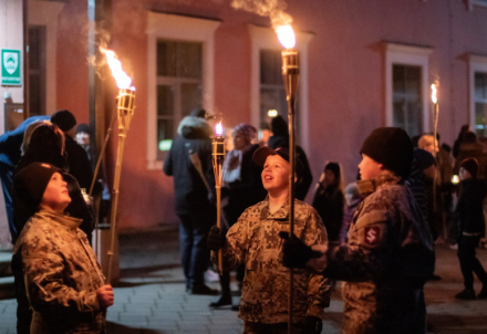 Lāčplēša dienas lāpu gājiens no Straupes uz Plāci
